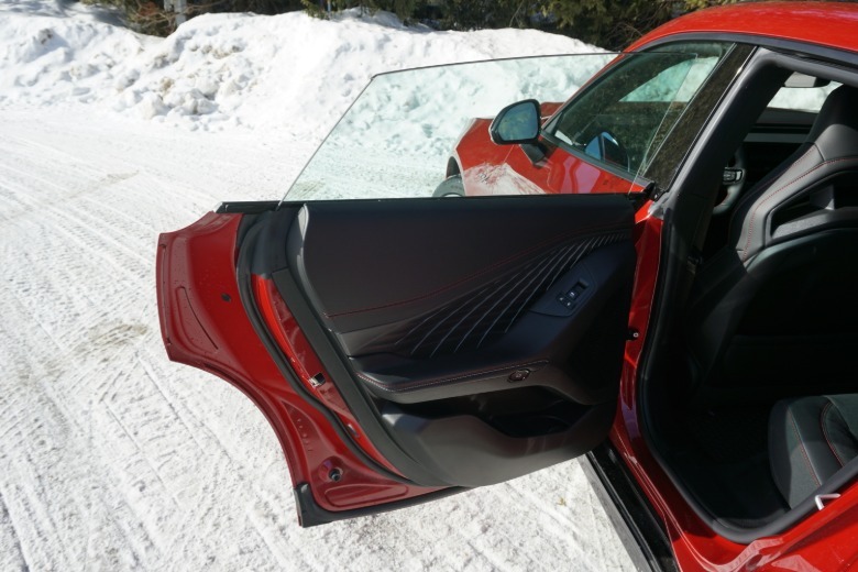 Rdeča vrata Dodge Charger Sixpack 2026