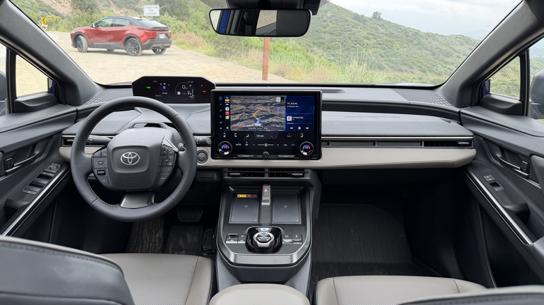 Notranjost Toyote bZ Woodland