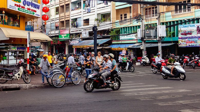 Vožnja s skuterji po mestu