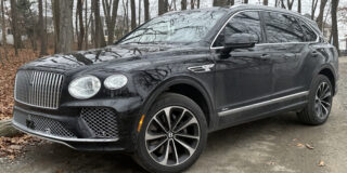 2026 Bentley Bentayga s specifikacijo za vse terene spremeni iz luksuzne limuzine v bojni karavan