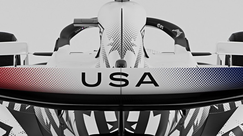 Zadnje krilo poslikave avtomobila Cadillac F1 za Veliko nagrado Miamija