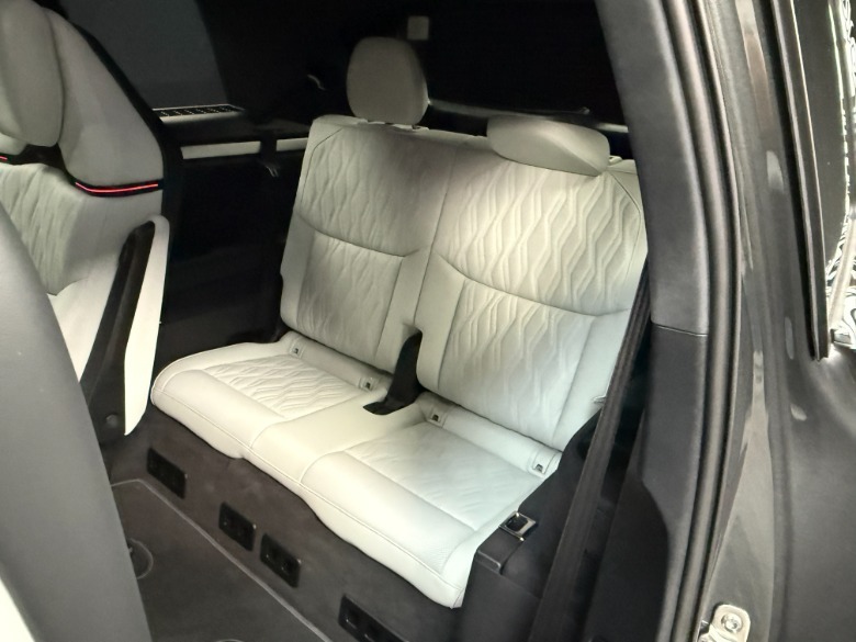 Tretja vrsta sedežev Audi Q9 2027