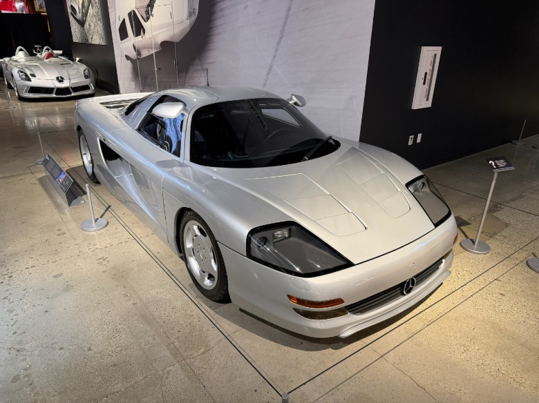 Koncept Mercedes-Benz C112 iz leta 1991