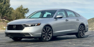Honda Accord Hybrid Touring je izjemno dobra limuzina srednjega razreda
