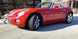 Ali bi lahko ta Pontiac Solstice SCCA SSB iz leta 2008 pri 12.500 USD osvetlil vaše življenje?