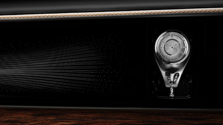 Ura v Rolls-Royce Spectre Series II