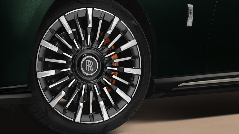 Sprednje kolo Rolls-Roycea Spectre Series II