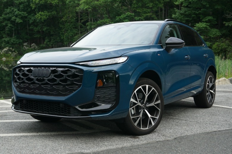 2026 Audi Q3 pogled spredaj 3/4