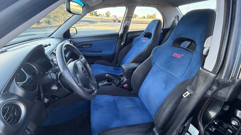 Slika notranjosti Subaru Impreza WRX STi 2007