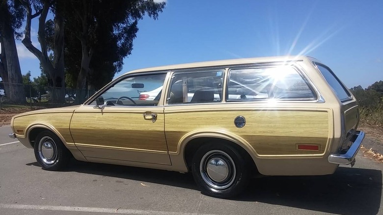1972 Ford Pinto Squire wagon polna slika potapljaške strani
