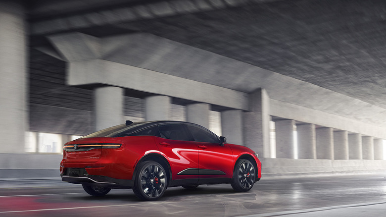 Zadnji del posodobljene Toyote Crown
