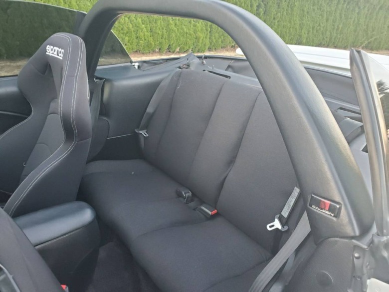 Slika zadnjega sedeža Saleen Mustang S351 iz leta 1994