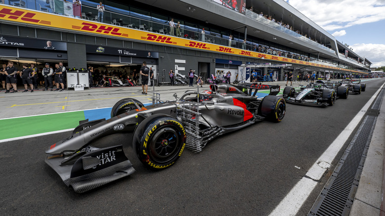 Nico Hulkenberg iz Nemčije tekmuje za ekipo Audi Revolut F1 Team. Trening za VN Madžarske Formule 1 2026