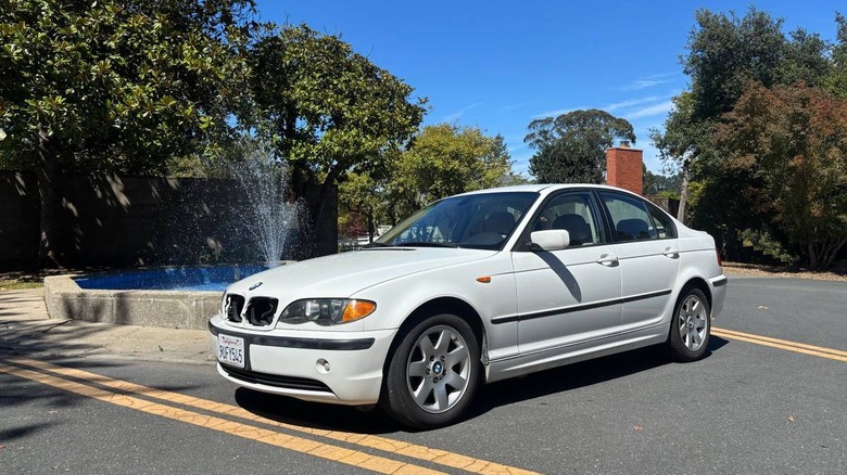 2005 BMW 320i tričetrtinska slika spredaj