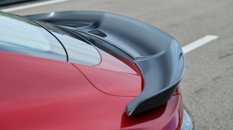Zadnji spojler leta 2027 Bentley Supersports