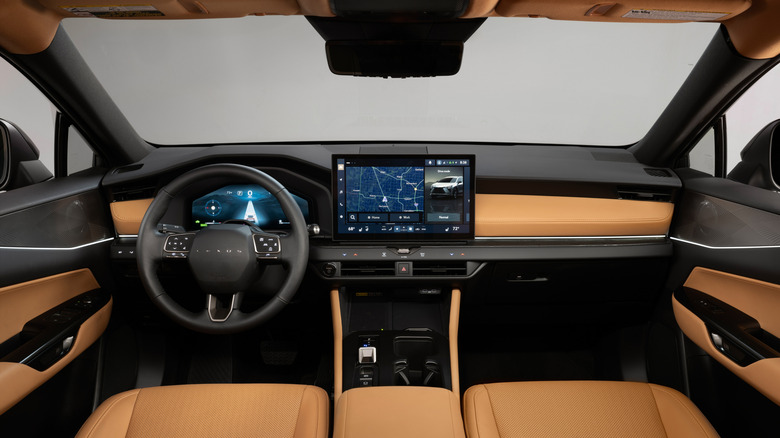 Notranjost Lexusa NX 2027.