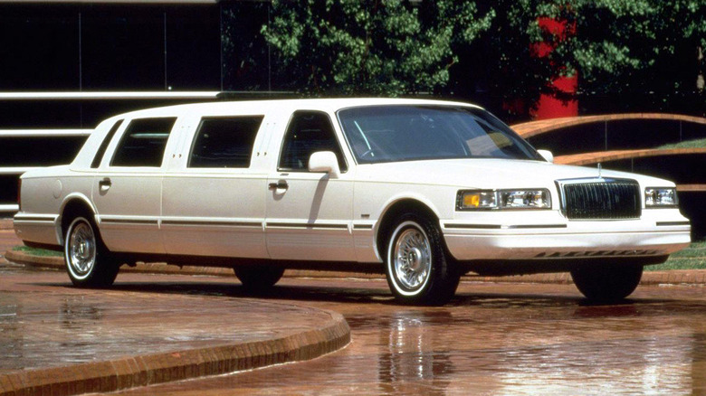 Limuzina Lincoln Town Car