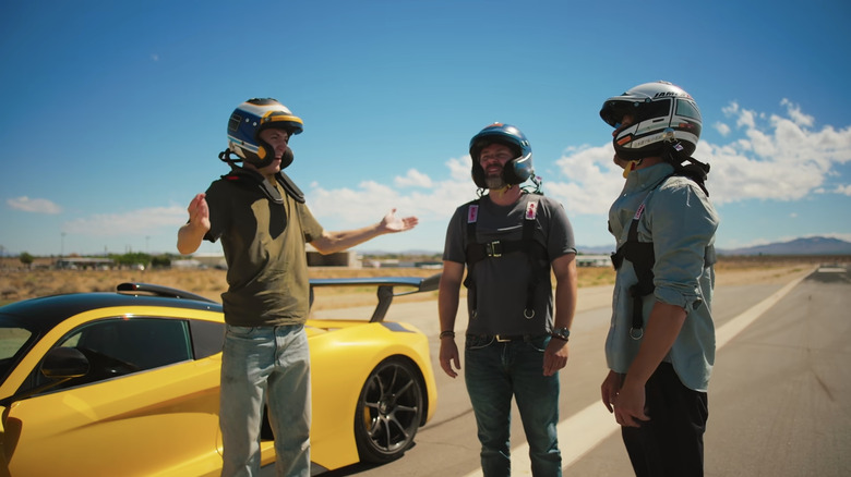 Posnetek zaslona iz The Grand Tour gostiteljev pred Hennessy Venom F5.