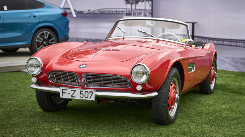 Rdeči BMW 507 na tekmovanju Amelia Island Concours 2023.