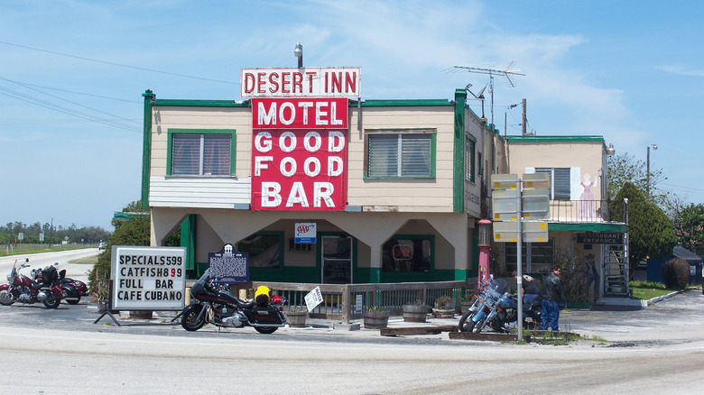 Gostilna in restavracija Desert v kraju Yeehaw Junction na Floridi