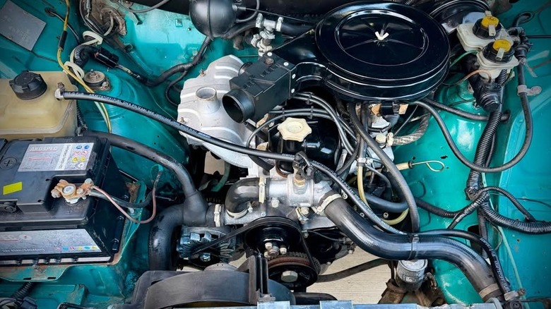 Slika motorja FSO Polonez Roy Pickup 1.6 iz leta 1997