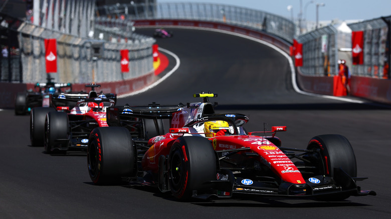 Lewis Hamilton iz Velike Britanije vozi (44) Scuderia Ferrari SF-26 na stezi med F1 Veliko nagrado Španije v Madringu 13. septembra 2026 v Madridu v Španiji.