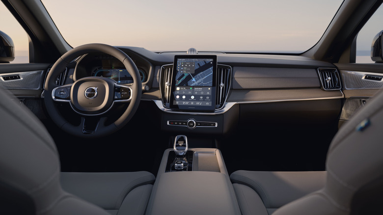 2028 Volvo XC90 T8 notranjost