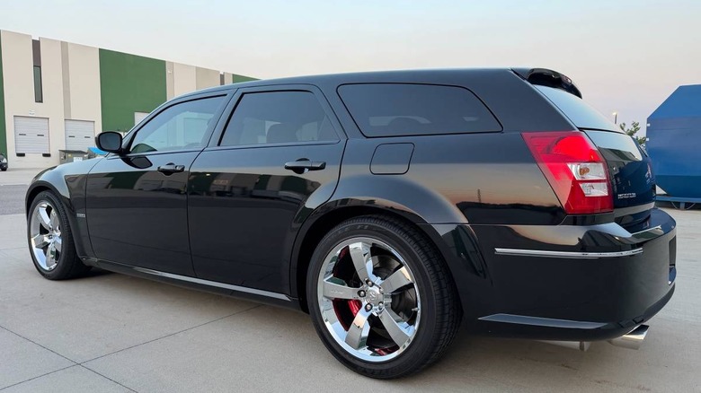 Slika z voznikove strani Magnum SRT8 2007