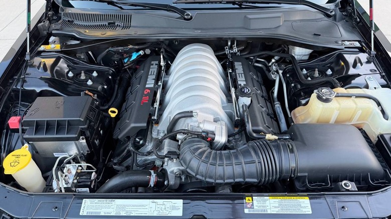 2007 Magnum SRT8 6,1-litrski Hemi V8 slika