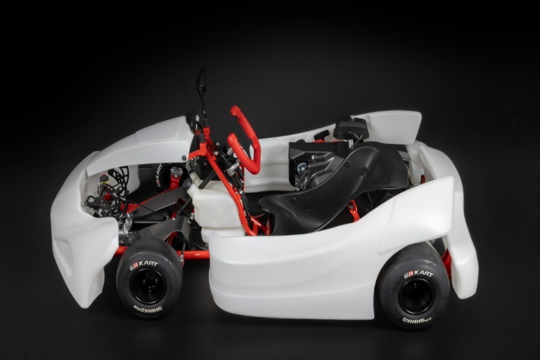 Stranski profil bele Toyote GR Kart