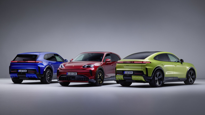 Trije živobarvni Porsche Cayenne Electric 2027