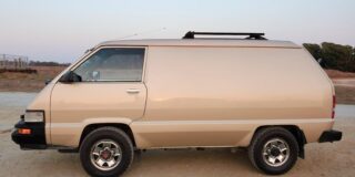 Ali je ta tovorni kombi Toyota 4WD iz leta 1987 pri 10.000 USD skoraj tako dober kot brezplačne sladkarije?