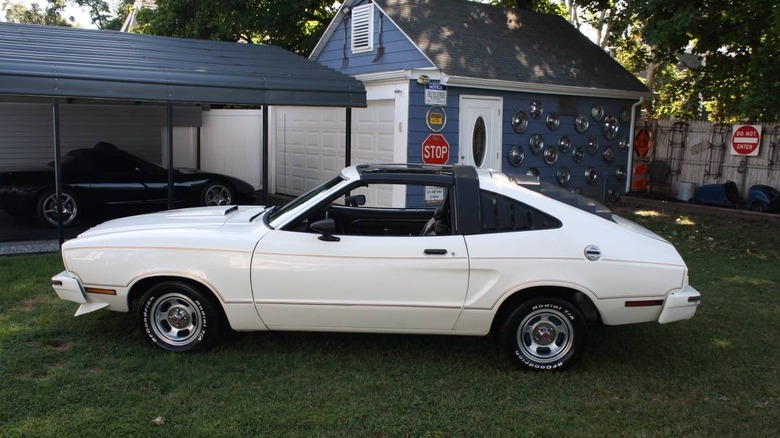 1978 Ford Mustang II Liftback polna slika voznikove strani