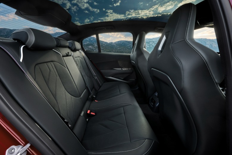 Zadnji sedež BMW M350 letnik 2027
