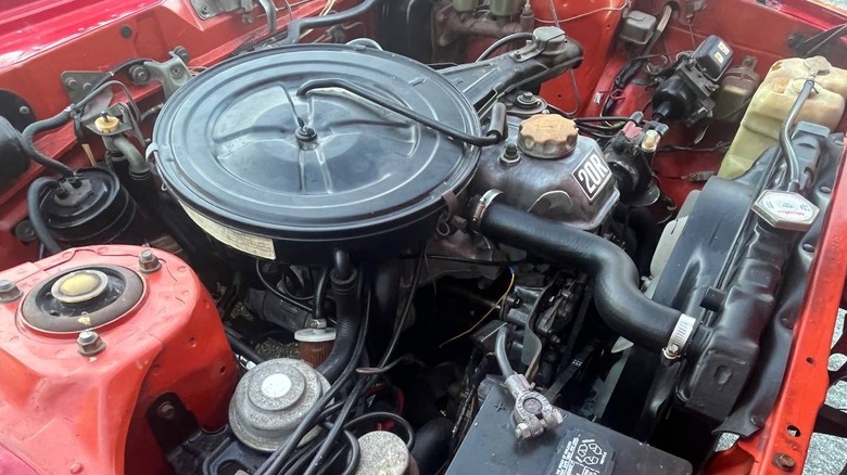 Slika 2,2-litrskega motorja Toyota Celica GT Liftback 20R iz leta 1976