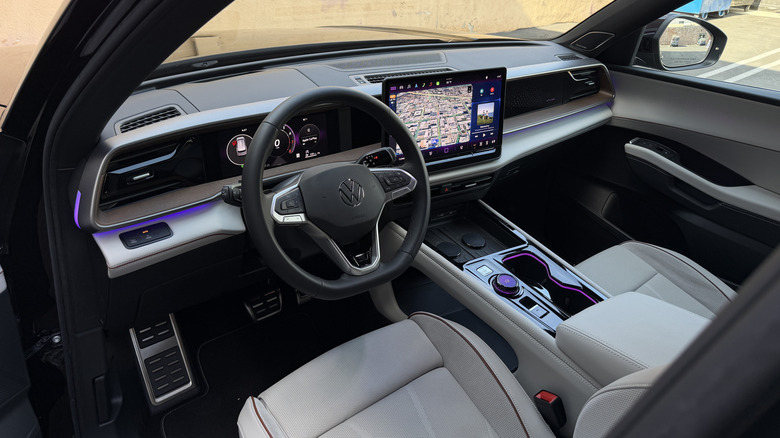 Notranjost vozila Volkswagen Atlas 2027
