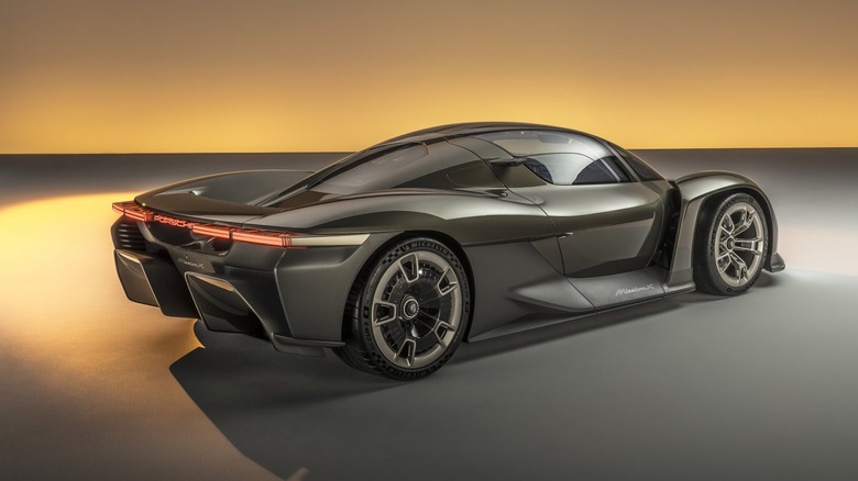 Pogled od zadaj 3/4 koncepta Porsche Mission X.