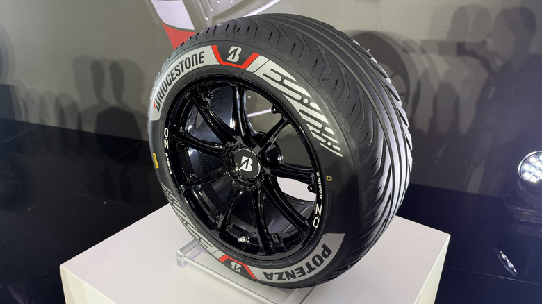 Bridgestonova pnevmatika Formula E Gen4 Typhoon