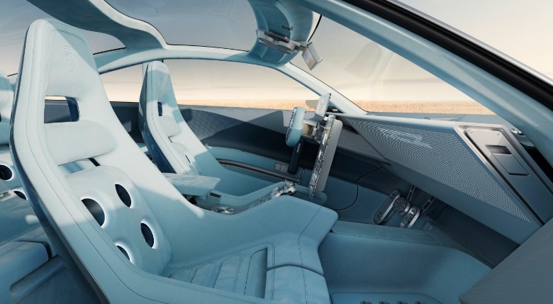 Notranjost Peugeota RCZ Vision