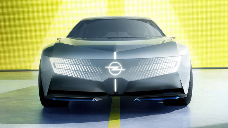 Sprednji del koncepta Opel STX