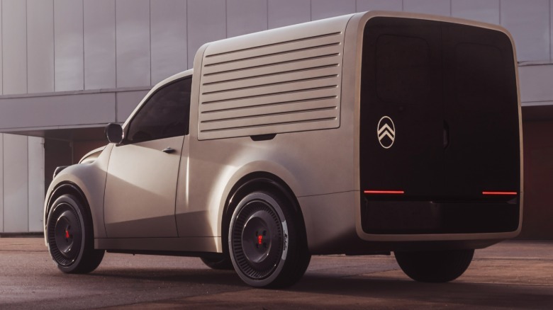 Pogled od zadaj 3/4 koncepta Citroën 2CV Fourgonnette