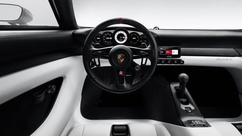 Armaturna plošča koncepta Porsche Mission S