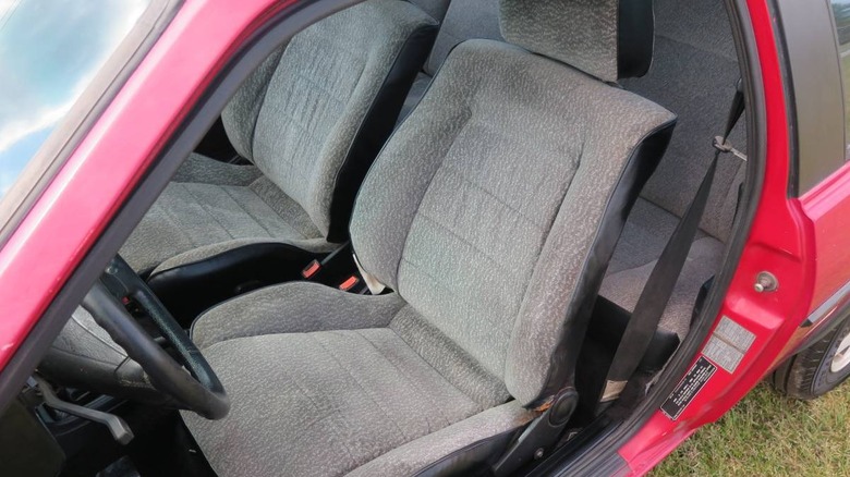 Slika sedežev Volkswagen Scirocco 16V iz leta 1985