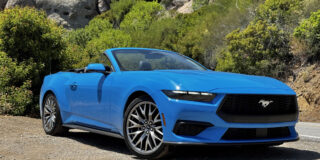 Ford Mustang EcoBoost Cabrio je značilna redkost z idiosinkrazijami, ki jih je zlahka odpustiti
