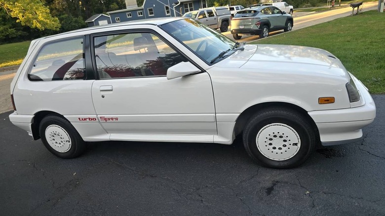 Slika Chevy Sprint Turbo iz leta 1987 na sovoznikovi strani