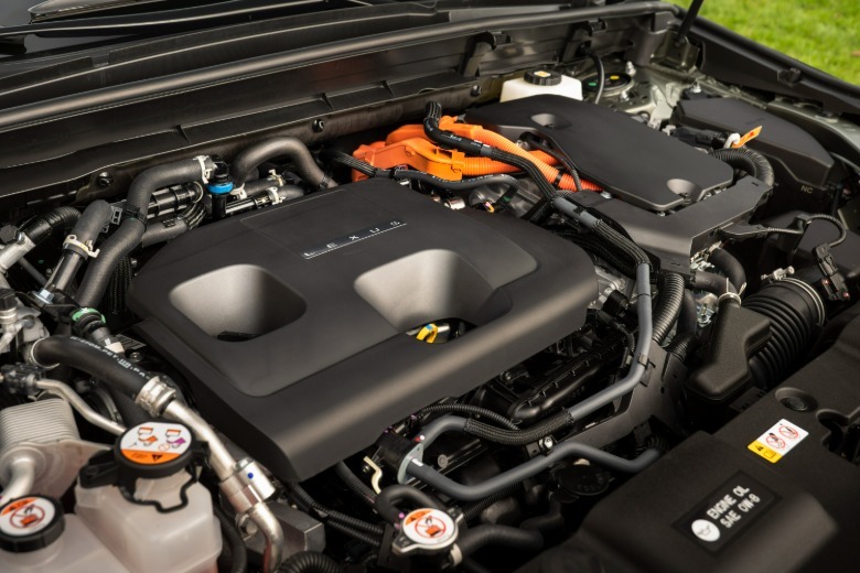 Motorni prostor leta 2027 Lexusa NX 450h+