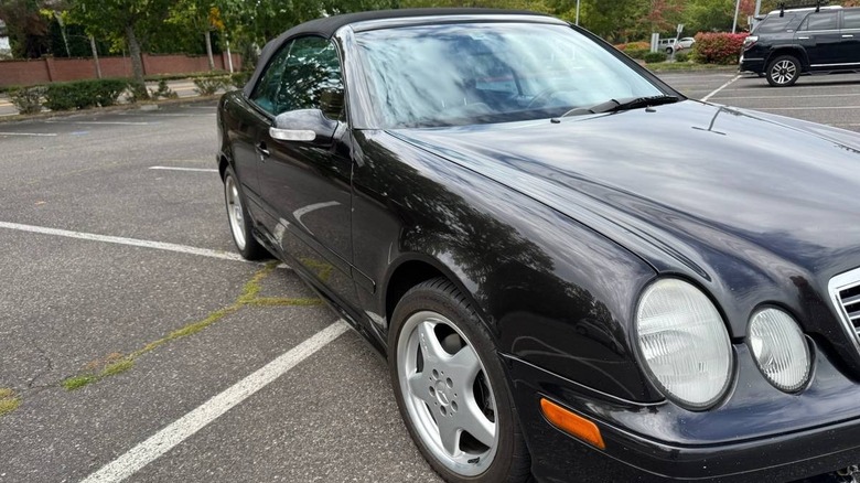 2001 Mercedes-Benz CLK 430 kabriolet sprednja tričetrtinska slika