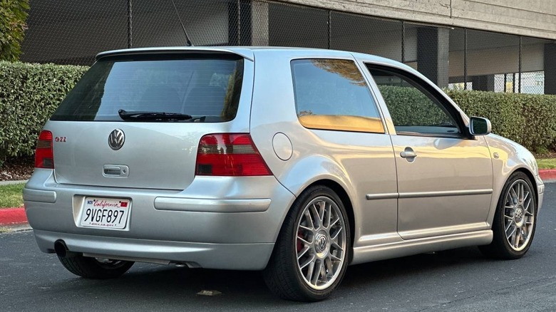 2002 Volkswagen GTI 337 tričetrtinska slika zadaj
