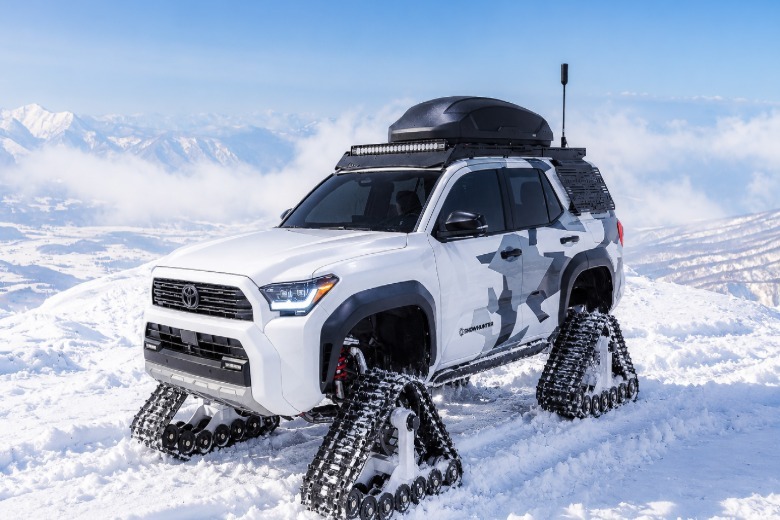 Pogled od spredaj 3/4 koncepta Toyota 4Runner Snowhunter.