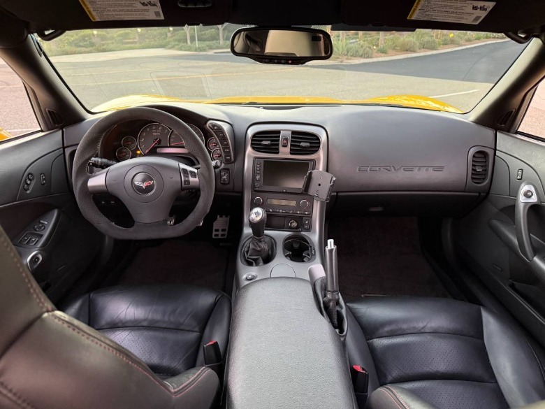 Slika armaturne plošče Chevrolet Corvette ZO6 iz leta 2007